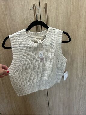 Jessica Simpson Cream Knit Sleeveless Sweater Vest NWT